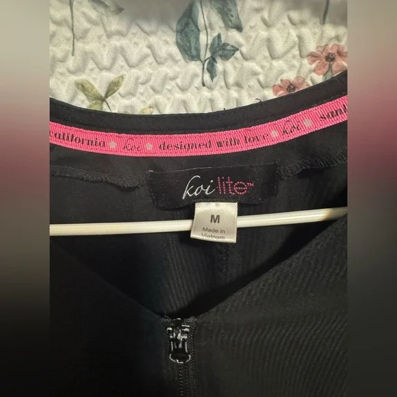 Koi Lite Black Zip-Up Top - Picture 3 of 4